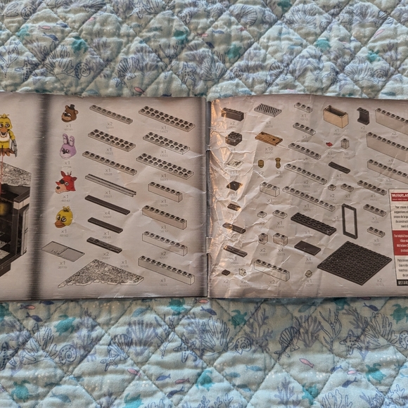 McFarlane Five Nights At Freddy’s Backstage Building Booklet Only 12036 FNAF 6" - Picture 6 of 8